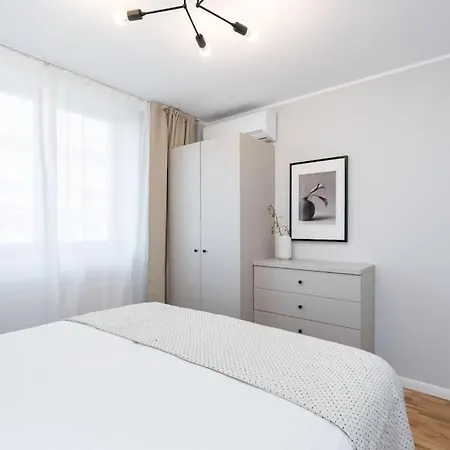 Sunny 2Br Flat - Top Location - Stunning Views Bucharest Exterior photo