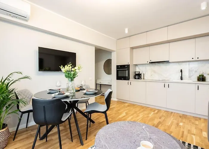 Sunny 2Br Flat - Top Location - Stunning Views