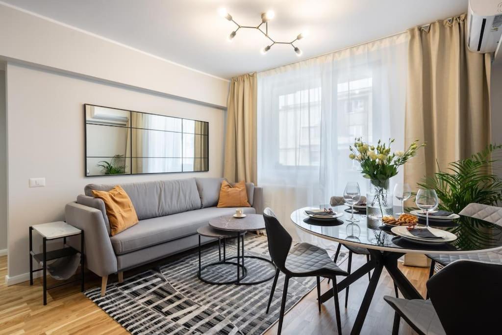Apartament Sunny 2br Flat - Location - Stunning Views Bucureşti
