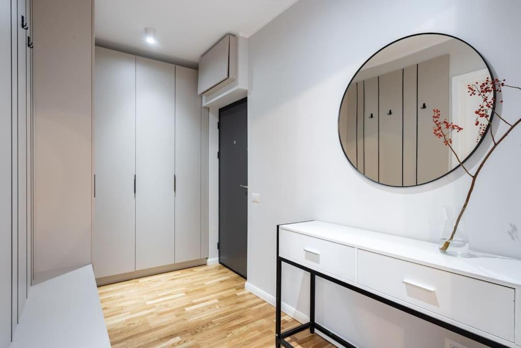 Sunny 2br Flat - Location - Stunning Views Bucureşti
