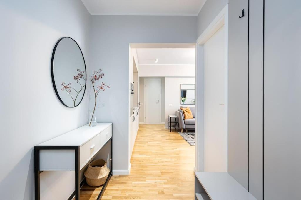 Sunny 2br Flat - Location - Stunning Views Apartment