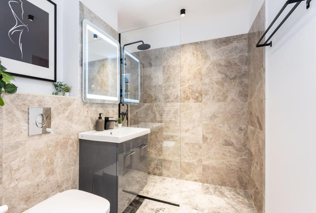 Apartament Sunny 2br Flat - Location - Stunning Views *