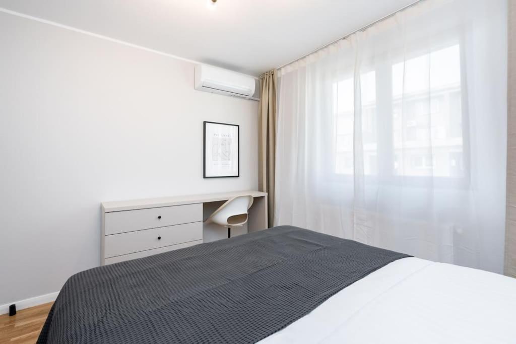 Apartament Sunny 2br Flat - Location - Stunning Views Bucureşti