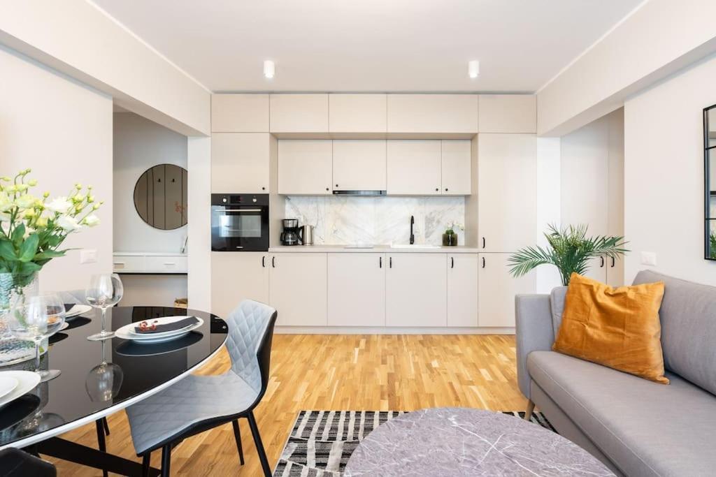 Apartment Sunny 2br Flat - Location - Stunning Views *